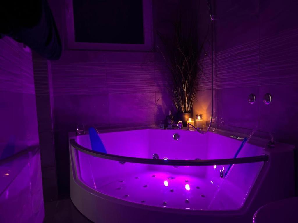 Luxrooms - Hotel Type With Private Jacuzzi Bjelovar Zewnętrze zdjęcie