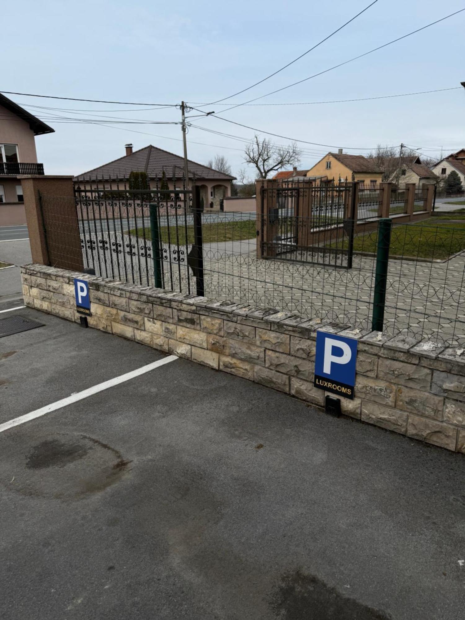 Luxrooms - Hotel Type With Private Jacuzzi Bjelovar Zewnętrze zdjęcie