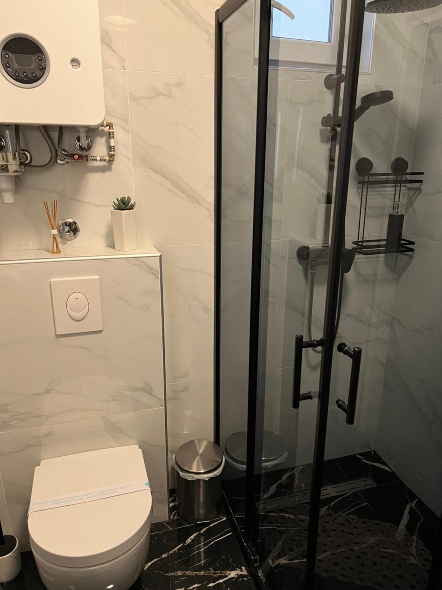 Luxrooms - Hotel Type With Private Jacuzzi Bjelovar Zewnętrze zdjęcie